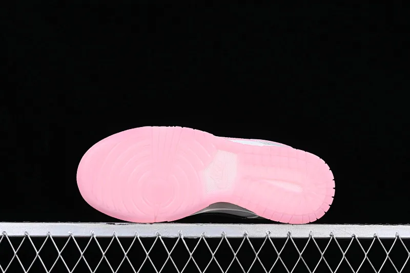 All Categories Nk SB Dunk Series Nk SB Dunk Low Low-top sneakers Cost-effective version Nk SB Dunk Low "520" Valentine's Day limited SB low-top sports and leisure sneakers FN3451-161